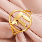 Anillo hueco con el símbolo de vida judía Chai oro