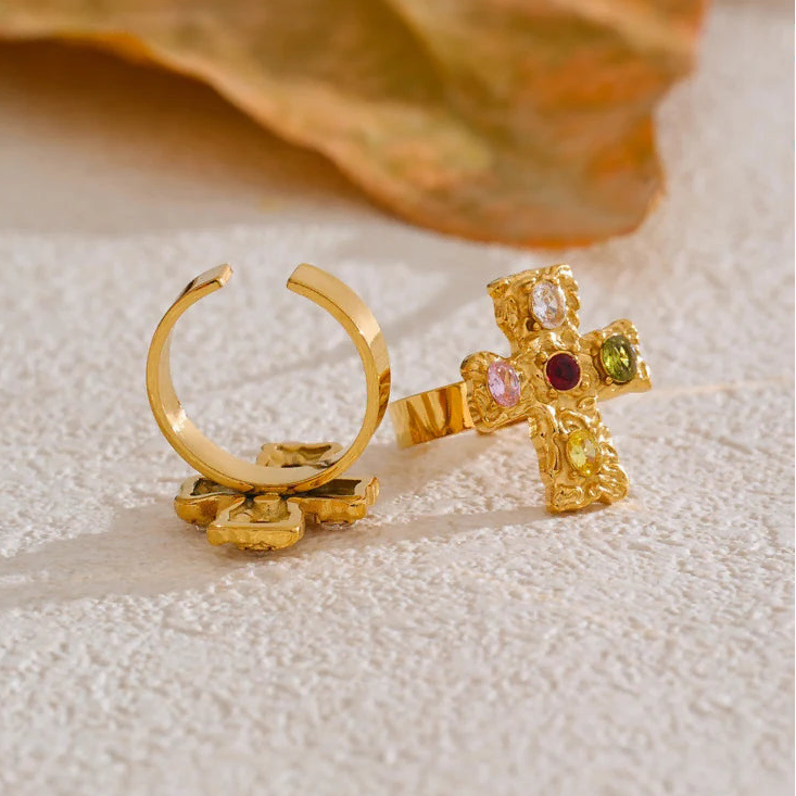 Anillo cruz con piedras multicolores