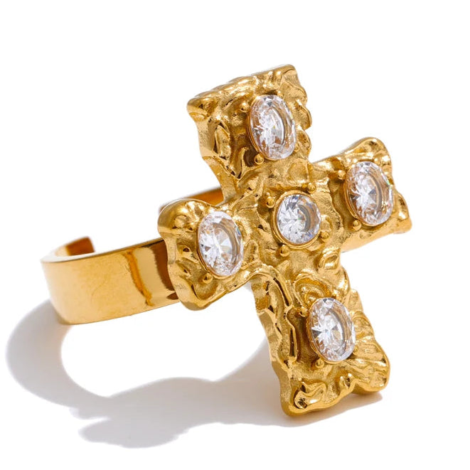Anillo cruz con piedras multicolores blancas