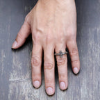 Anillo cruz estilo medieval