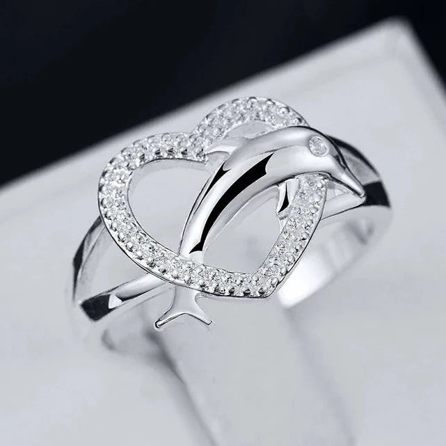 Anillo delfín y corazón