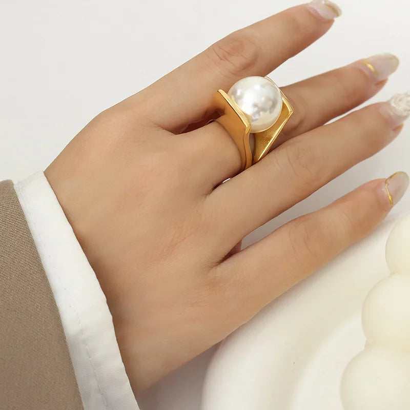 Anillo de Mujer Estilo Retro con Gran Perla Blanca oro