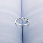 Anillo Elegante con Hoja de Laurel