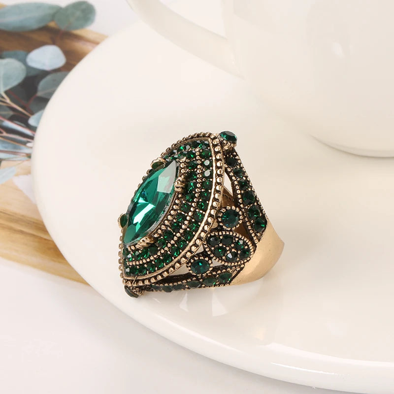 Anillo con Cristal Verde