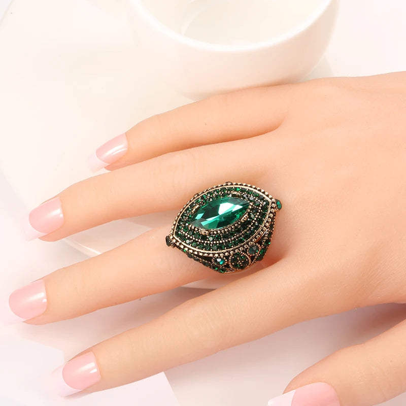 Anillo con Cristal Verde