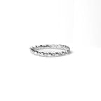 Anillo fino con estrellas y strass brillantes
