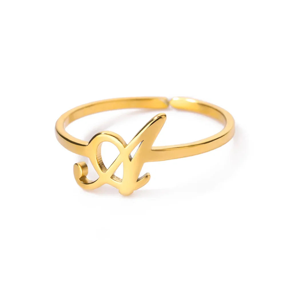 Anillo fino personalizado con inicial a