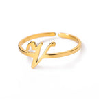 Anillo fino personalizado con inicial v