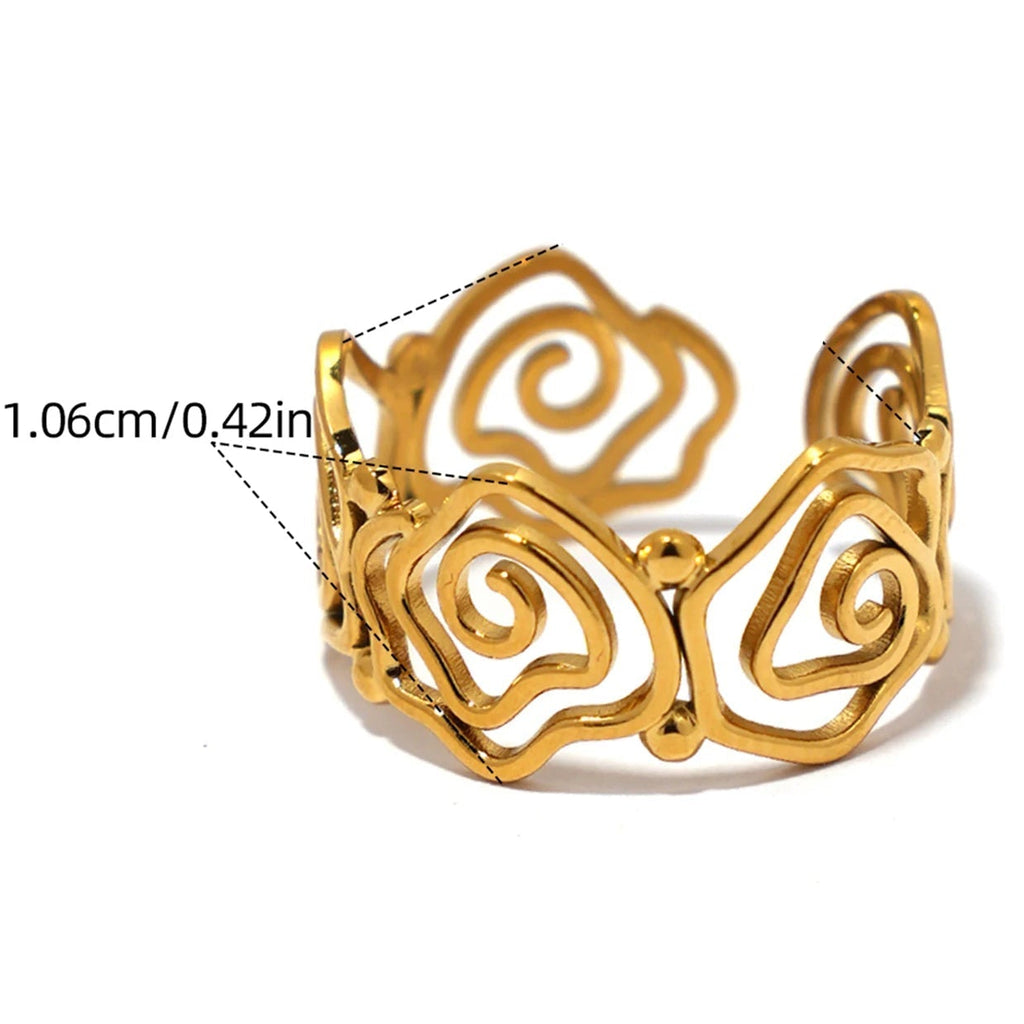 Anillo fino dorado en forma de espiral