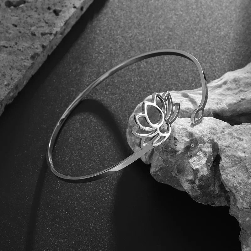 Anillo Fino Flor de Loto Mujer plata