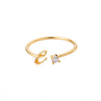 Anillo fino para mujer personalizado con inicial e