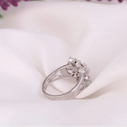 Anillo flor con cristales multicolores