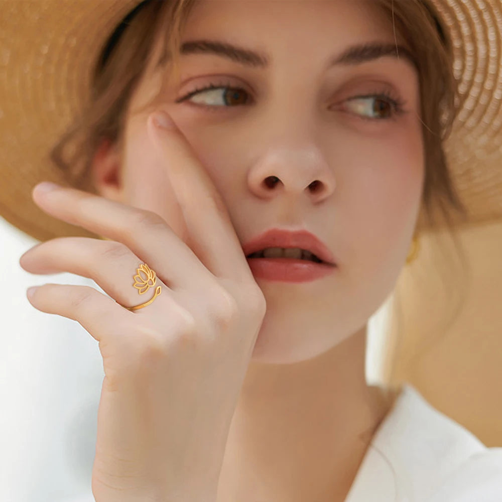 Anillo Flor de Loto para mujer oro