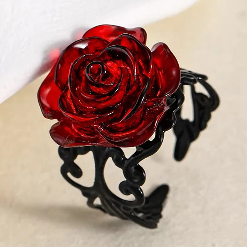Anillo flor de rosa roja estilo gótico