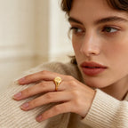 Anillo flor silvestre grabado