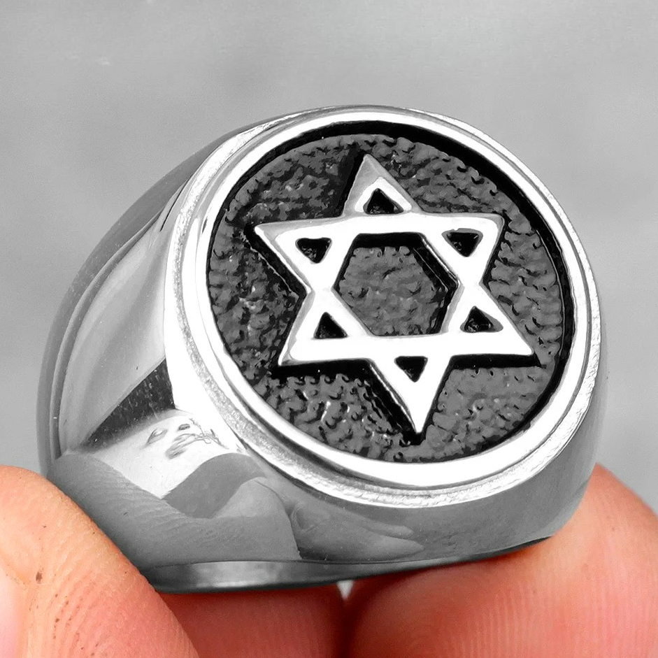 Anillo grabado con la <span data-glossary-id="etoile-de-david">estrella de David</span> símbolo judío plata