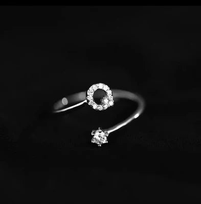 Anillo inicial para mujer o