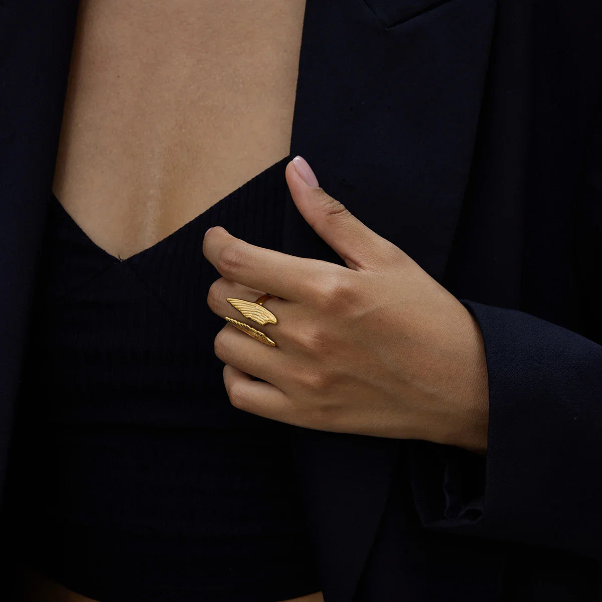 Anillo ancho alas de ángel