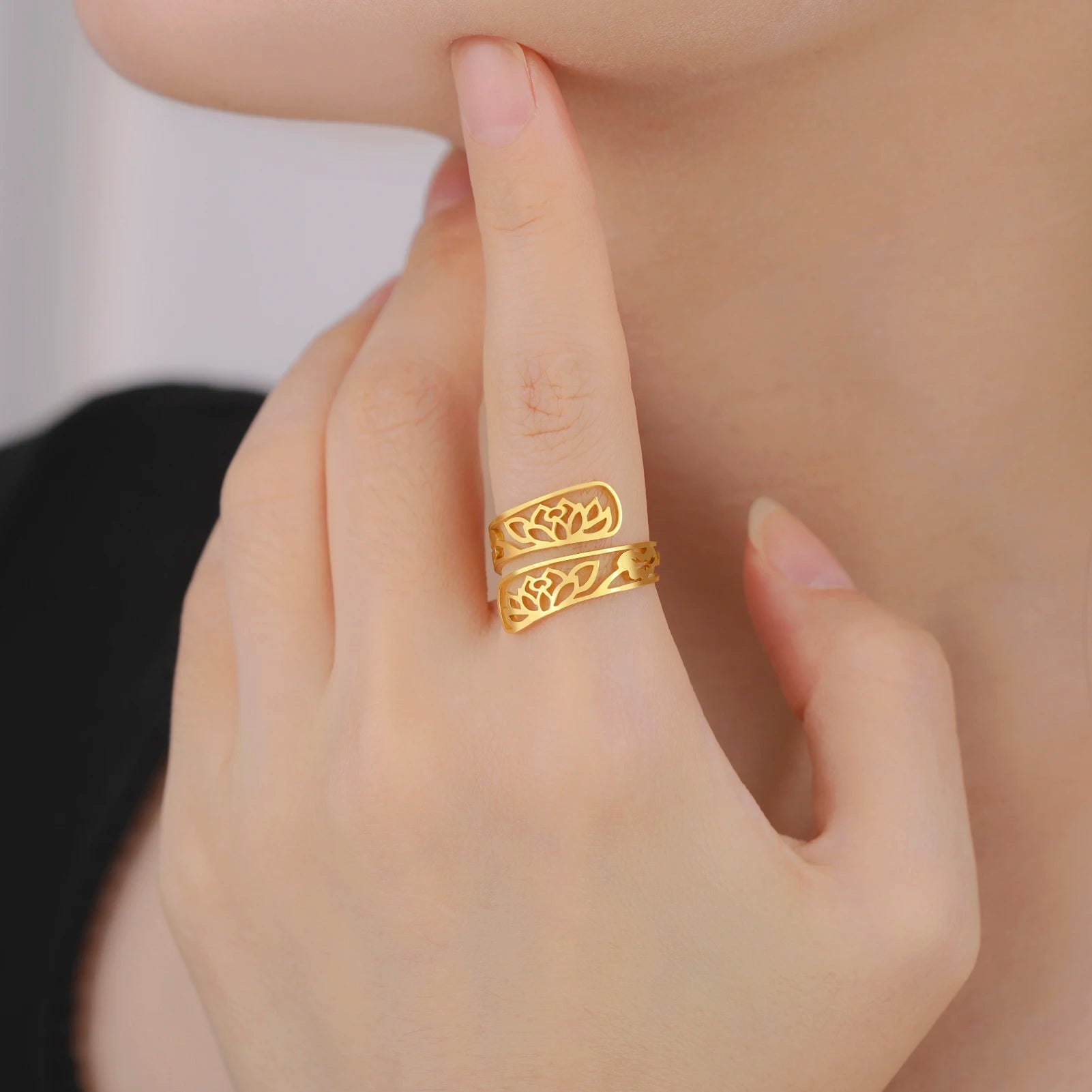 Anillo con Flores de Loto oro