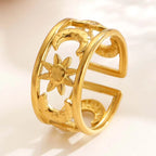 Anillo ancho efecto celeste sol y luna oro