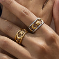 Anillo ancho efecto celeste sol y luna oro
