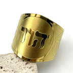 Anillo ancho unisex con grabado en hebreo judío oro