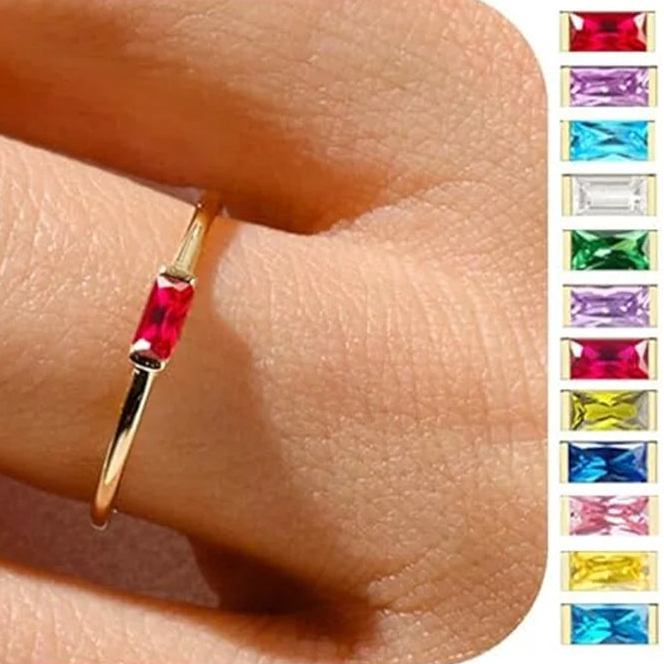 Anillo minimalista con piedra de nacimiento rectangular para mujer enero