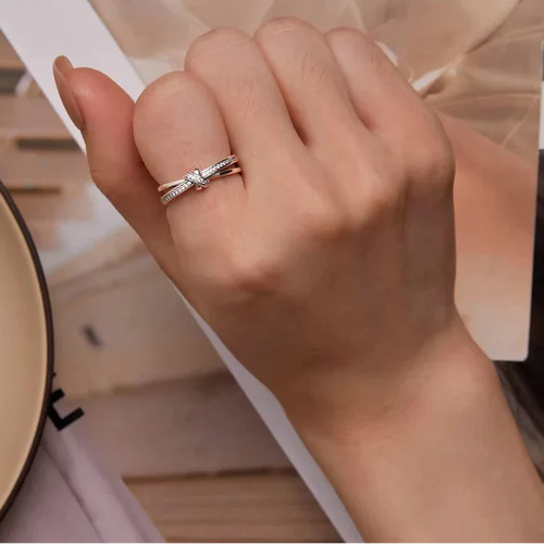 Anillo con lazo y strass plata