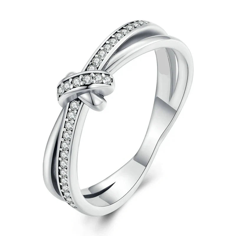 Anillo con lazo y strass plata