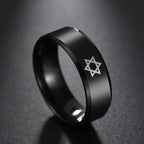 Anillo negro con la <span data-glossary-id="etoile-de-david">estrella de David</span>, símbolo judío