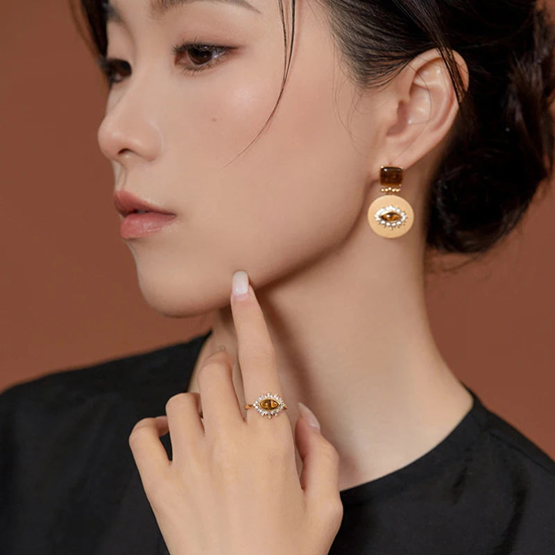 Anillo de Oro con Ojo de Tigre para Mujer