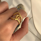 Anillo original con nudo dorado