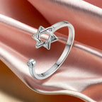 Anillo abierto para mujer con la <span data-glossary-id="StarOfDavid">Estrella de David</span> símbolo judío plata
