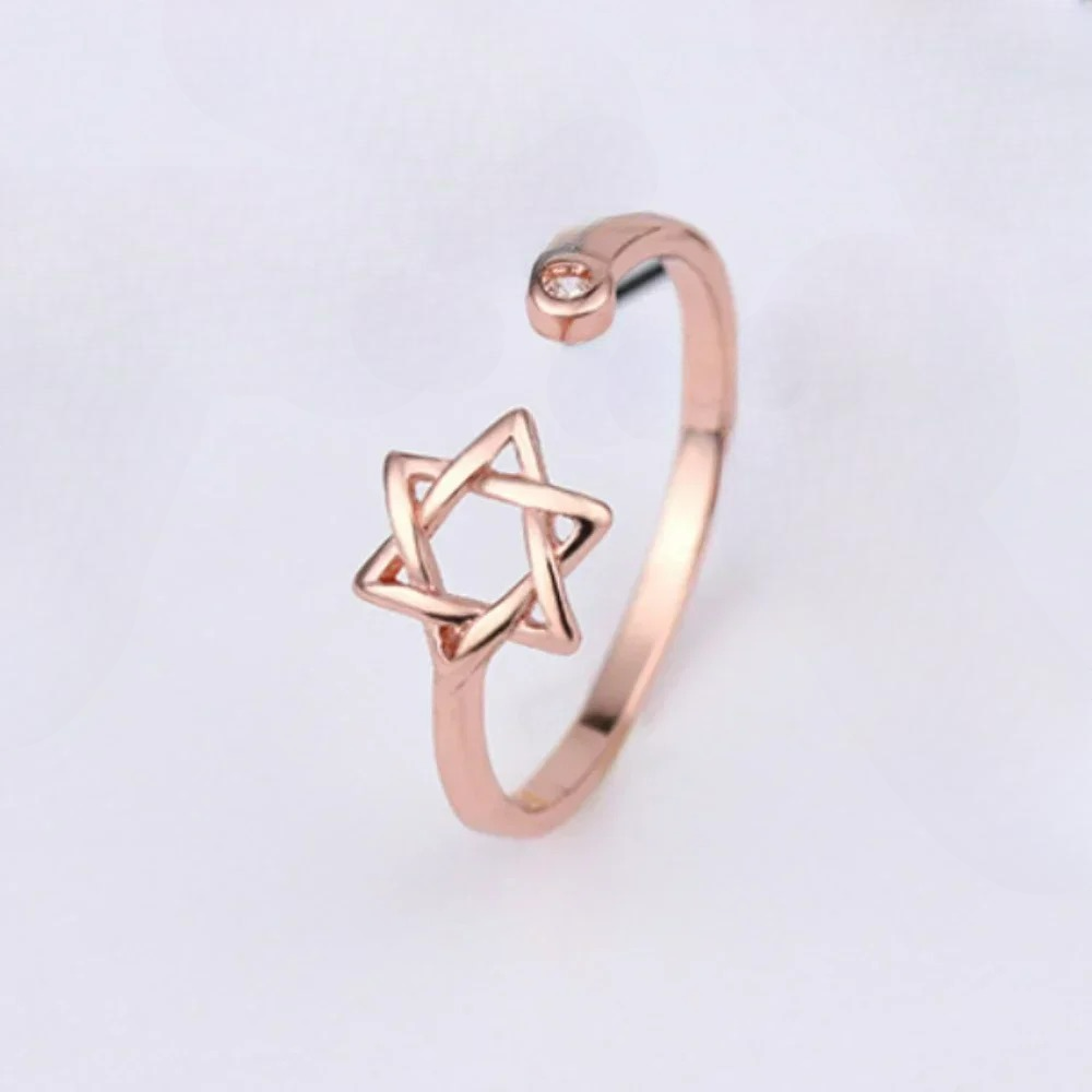 Anillo abierto para mujer con la <span data-glossary-id="StarOfDavid">Estrella de David</span> símbolo judío oro rosa