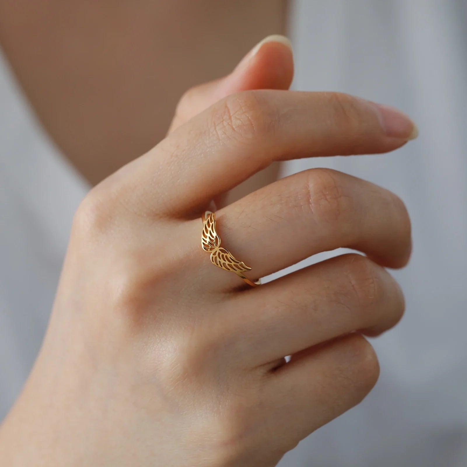 Anillo mujer alas de ángel oro