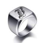Anillo ancho para hombre inicial b