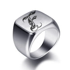 Anillo ancho para hombre inicial f