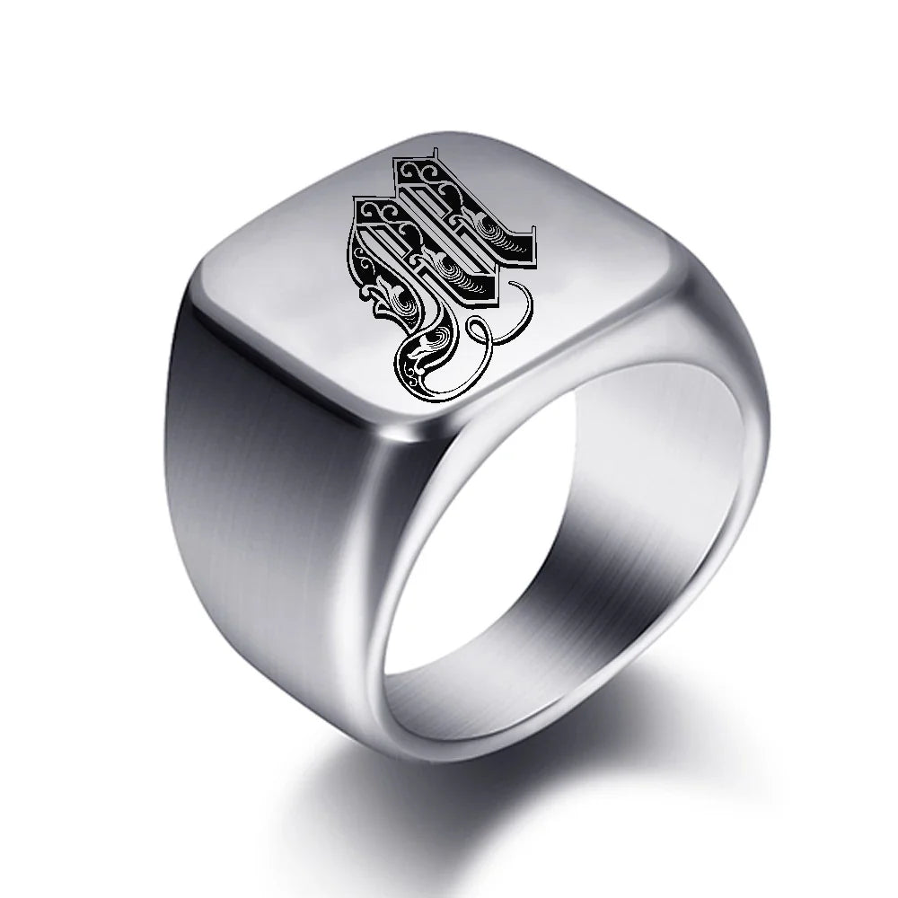 Anillo ancho para hombre inicial m
