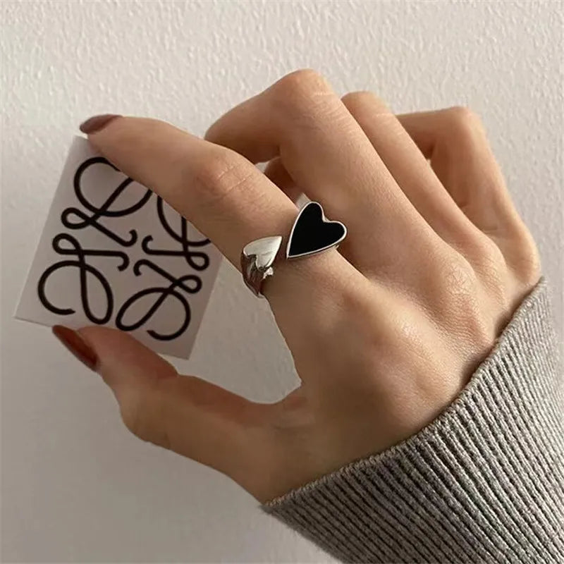 Anillo Retro con Corazón Negro