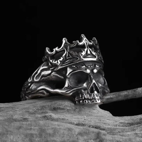 Anillo Cabeza de Calavera de Acero con corona
