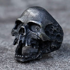 Anillo de calavera estilo gótico negro