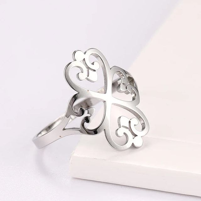 Anillo trébol de cuatro corazones calado de plata