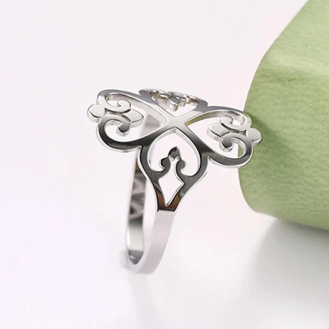 Anillo trébol de cuatro corazones calado de plata