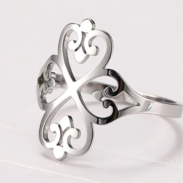 Anillo trébol de cuatro corazones calado de plata