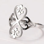 Anillo trébol de cuatro corazones calado de plata