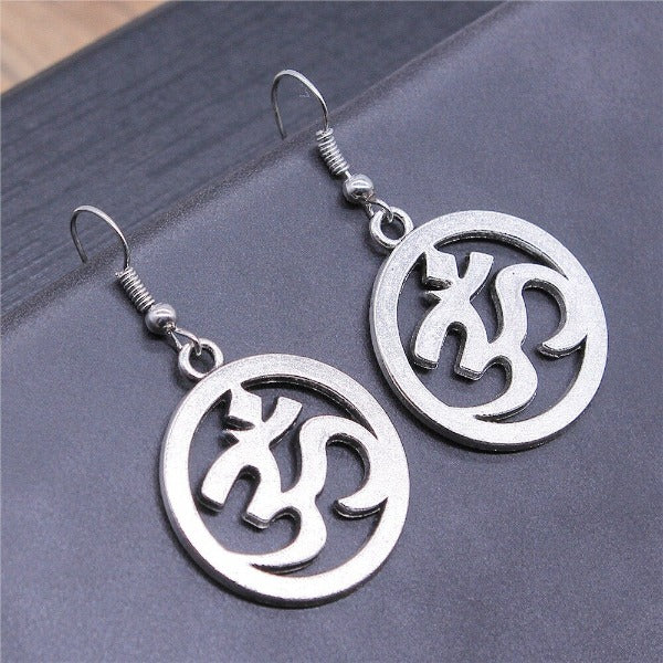 Pendiente Budismo Om plata