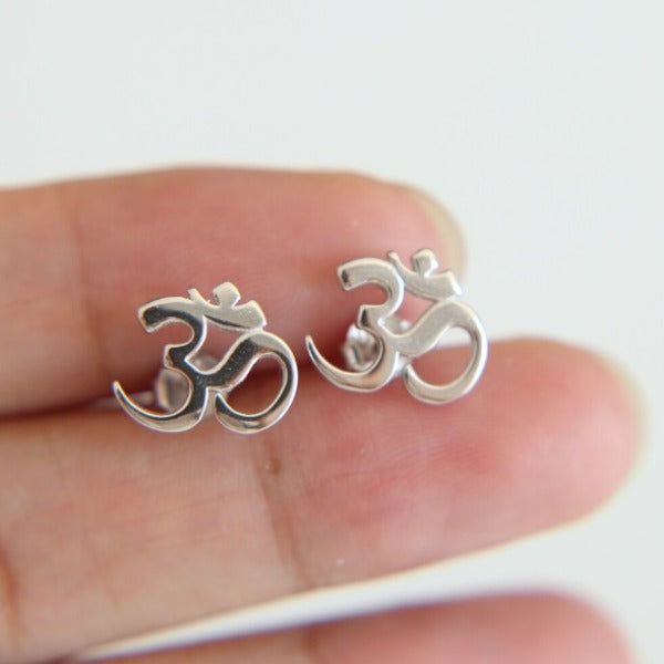 Pendiente Budista Om plata