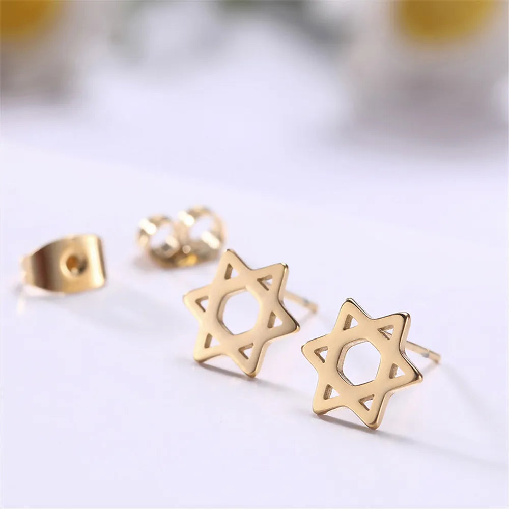 Pendientes con la <span data-glossary-id="etoile-de-david">estrella de David</span> simbólica judía oro