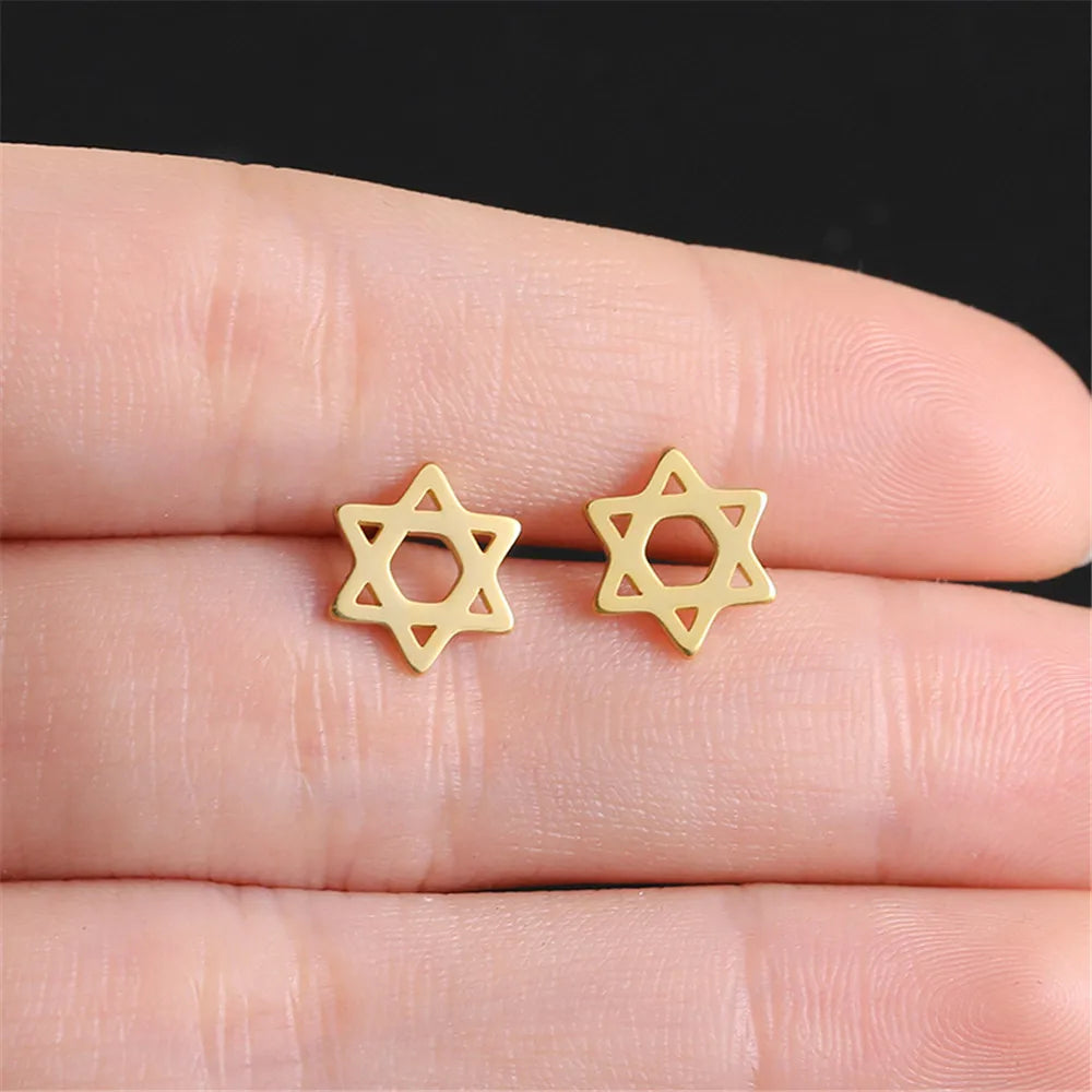 Pendientes con la <span data-glossary-id="etoile-de-david">estrella de David</span> simbólica judía oro