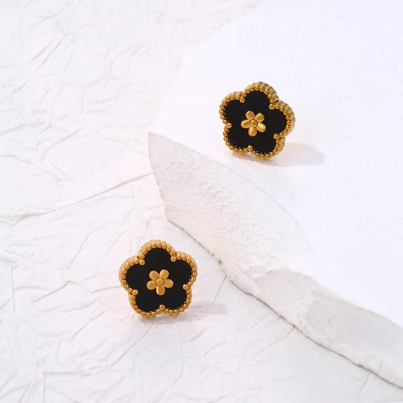 Pendientes de botón con trébol de 5 hojas negro
